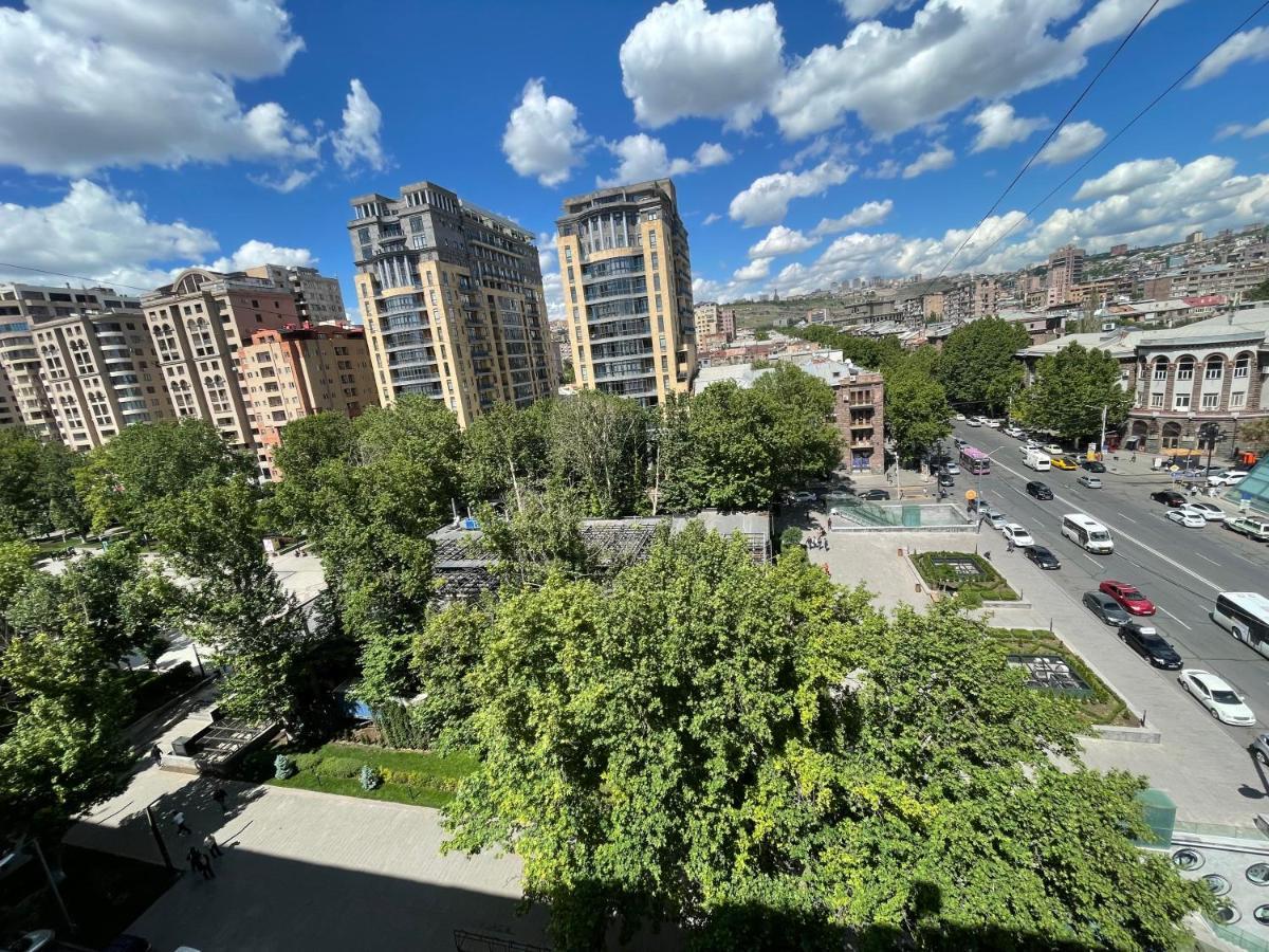 Panorama Apartments Yerevan Bagian luar foto